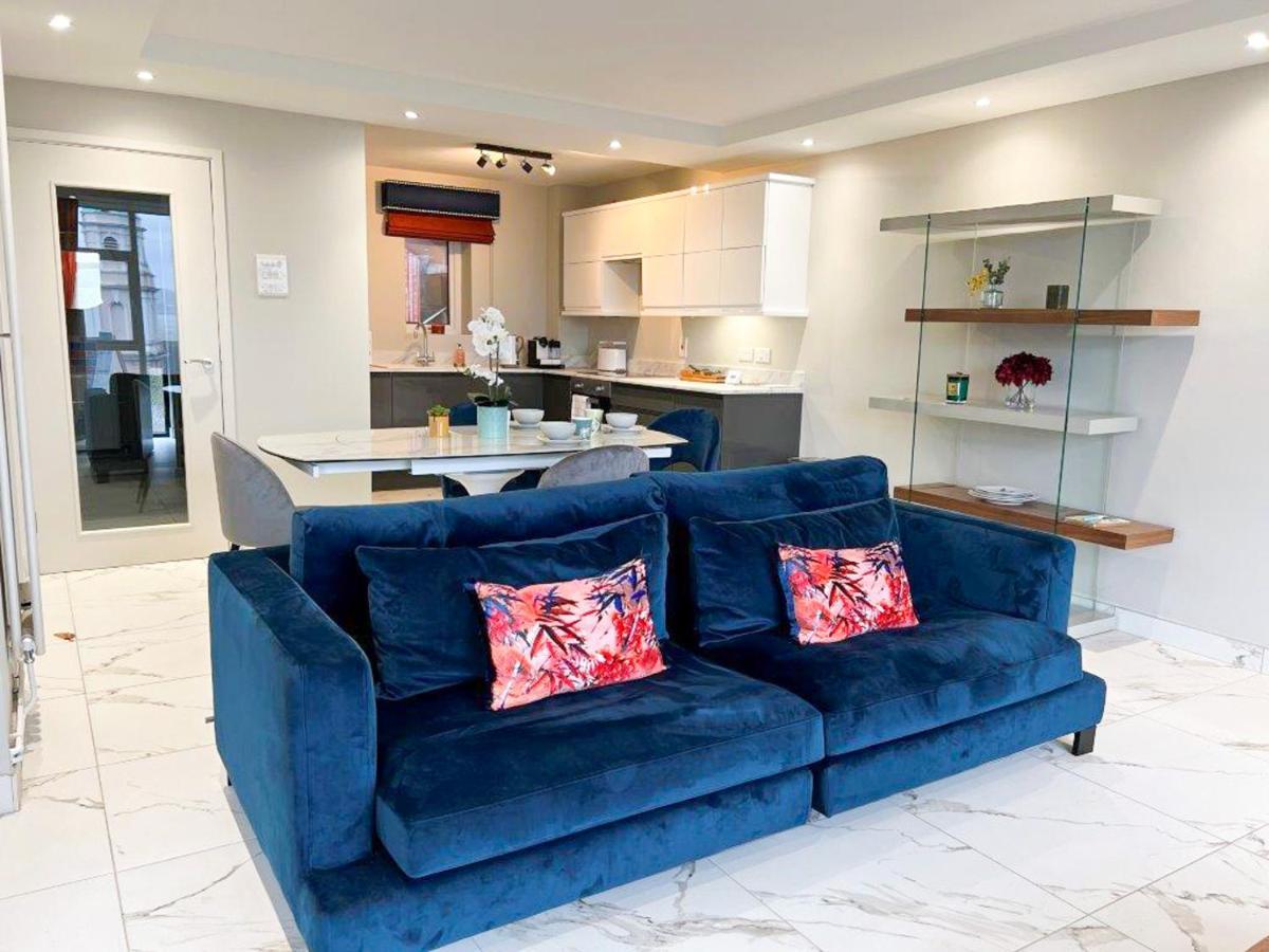 Modern Luxurious Apartment W/ Patio Balcony & View Jordanstown エクステリア 写真