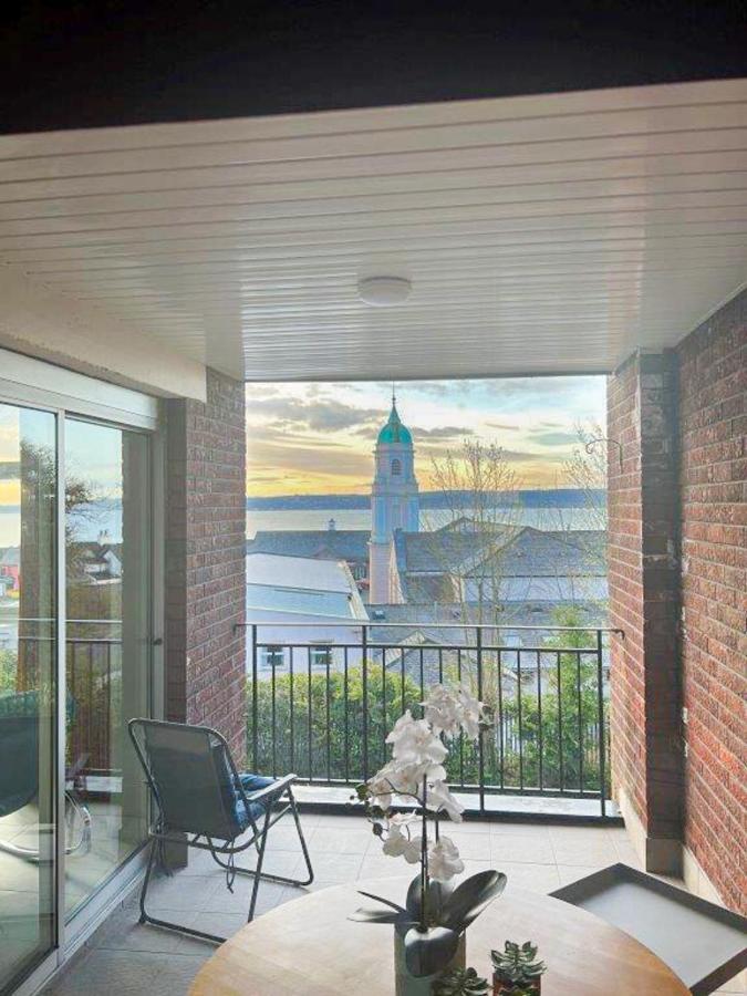 Modern Luxurious Apartment W/ Patio Balcony & View Jordanstown エクステリア 写真
