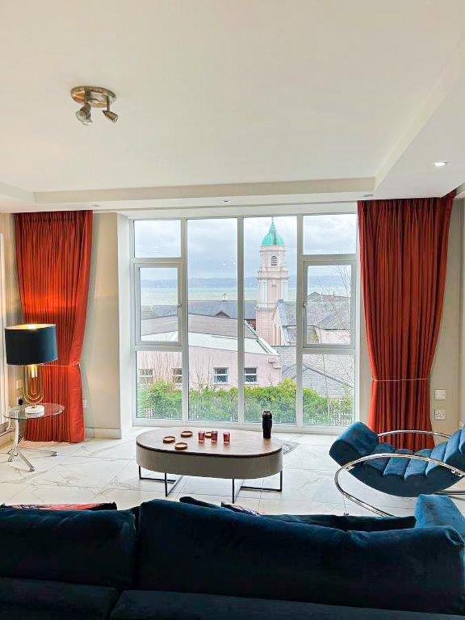 Modern Luxurious Apartment W/ Patio Balcony & View Jordanstown エクステリア 写真