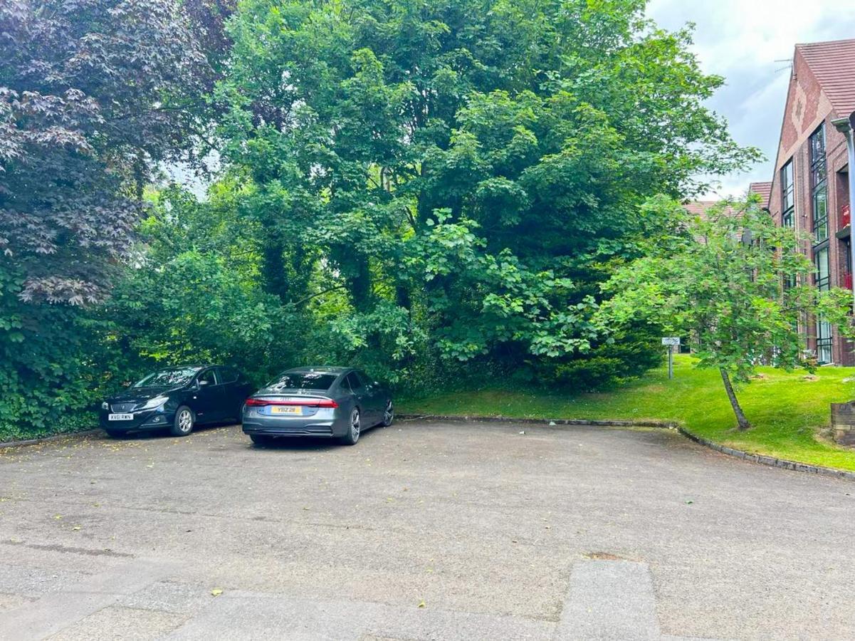 Modern Luxurious Apartment W/ Patio Balcony & View Jordanstown エクステリア 写真